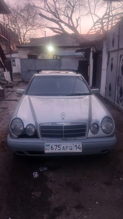 Продам мэрс 210 на 111 маторе