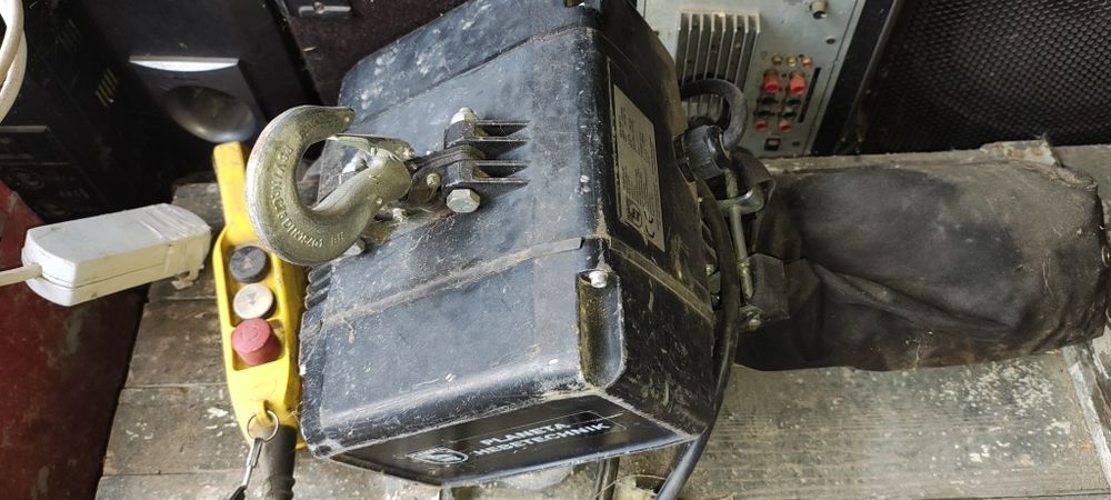 Macara electrica trifazic cu lanț