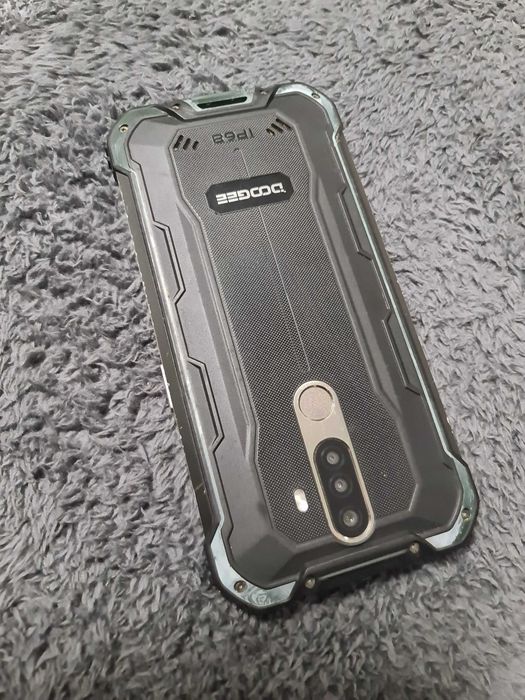 Telefon Dogee de 64 gb