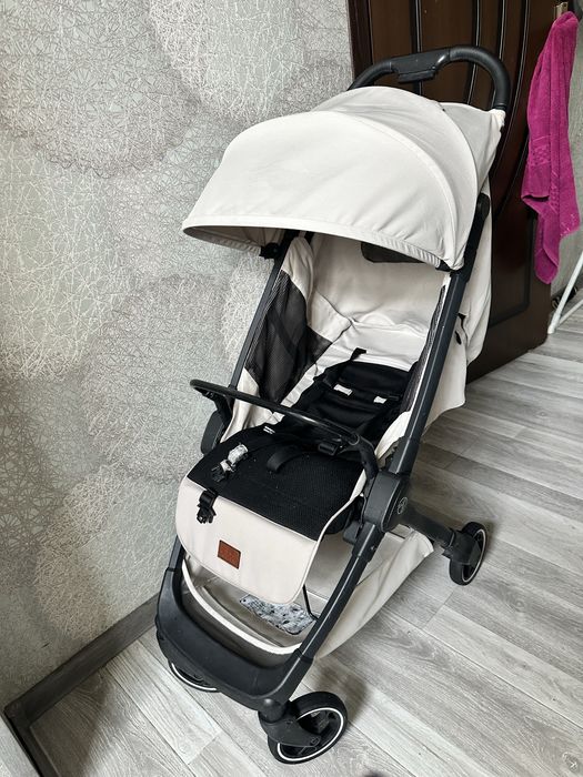 Продам детскую коляску Прогулочную Joanna