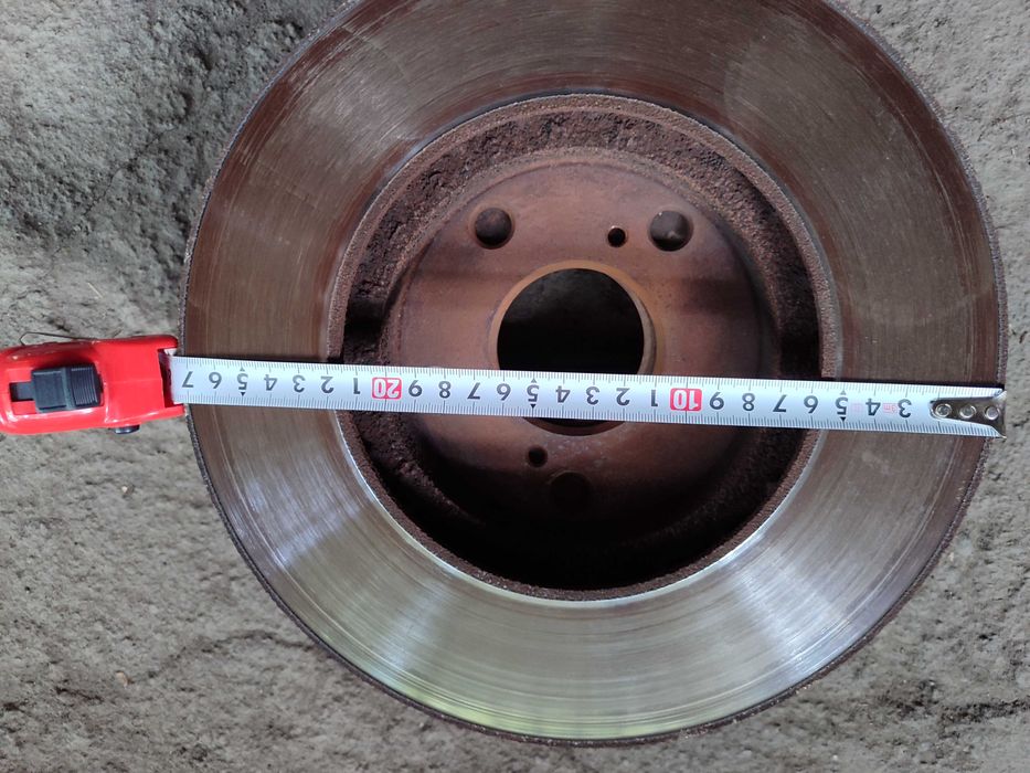 Продам тормозные диски передние Камри 35