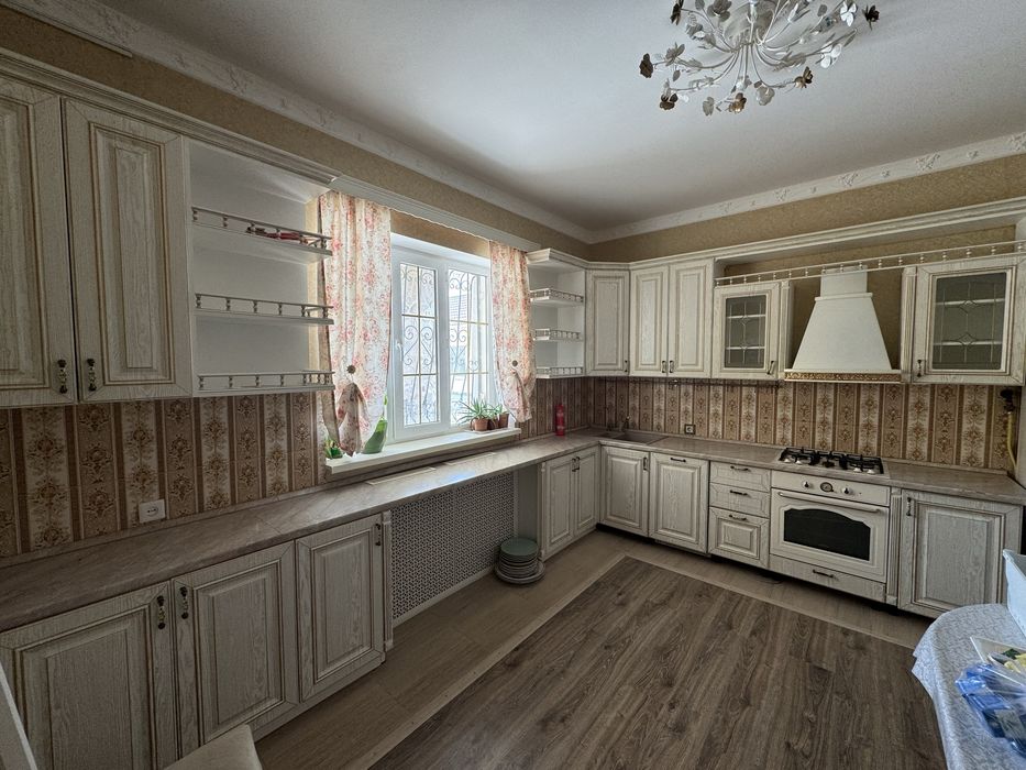 Продается кухонный гарнитур