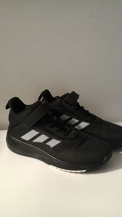 Adidași 38 2/3.  .
