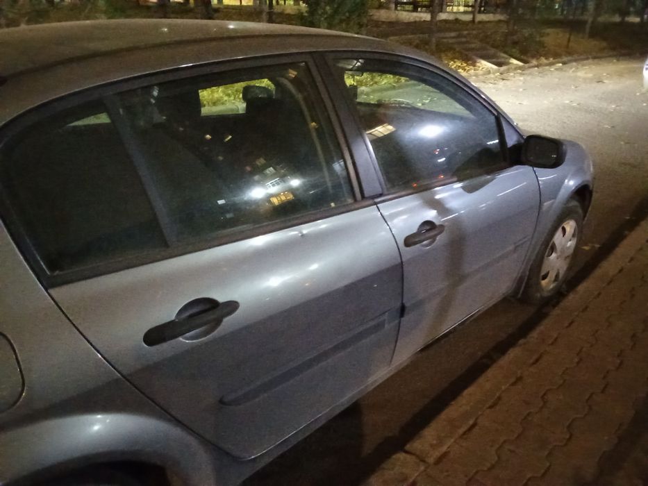 Рено Меган автомобиль