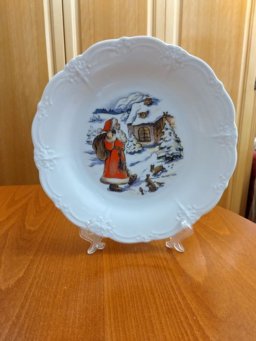 Порцеланова чиния "Коледа'".