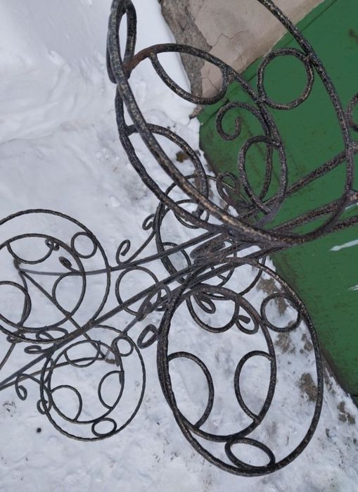 Цветочник. Подставка для цветов.