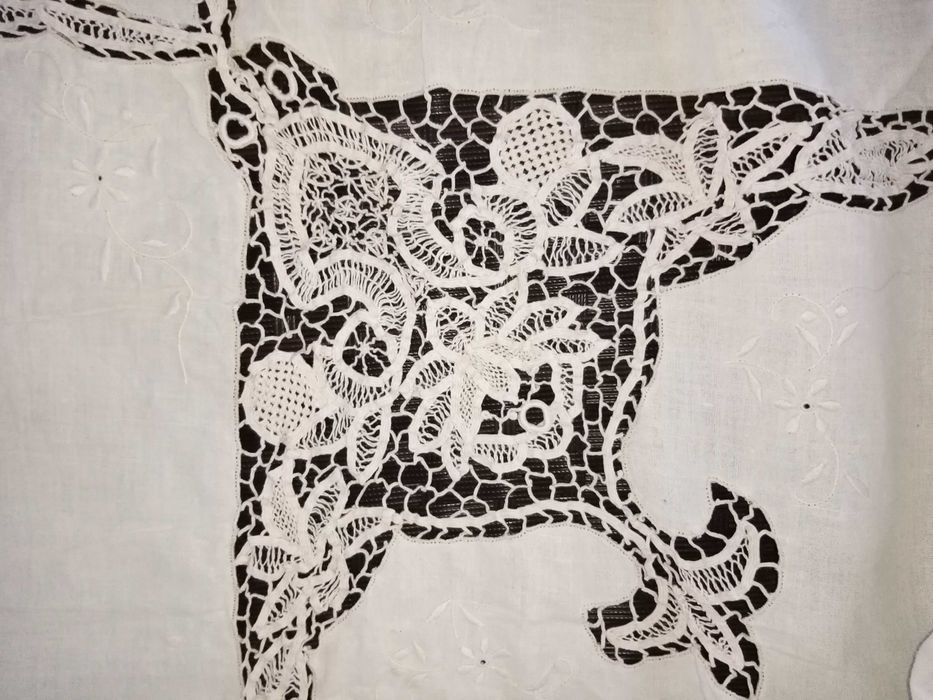 Голяма покривка + 12 салфетки