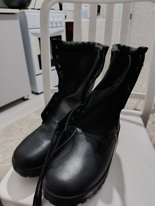 Берцы срочно продам