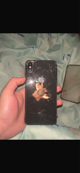 Продам айфон хс макс