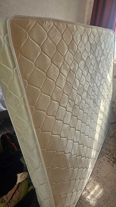 Продам матрас б/у