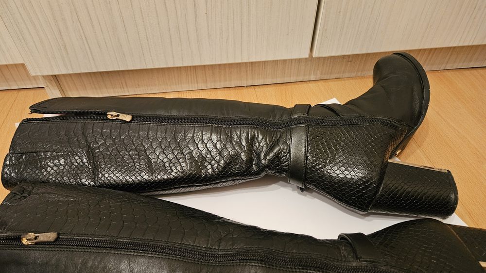 Продавам дамски елегантни ботуши от естествена кожа, размер 39