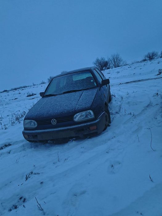 Две голф3 1,6-1,4 може цели може и на части