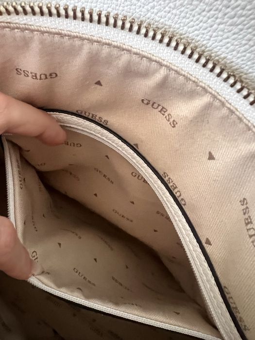 Geanta Guess pentru facultate