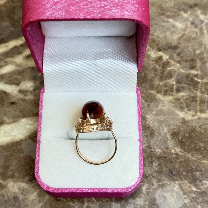 Продам кольцо золотое