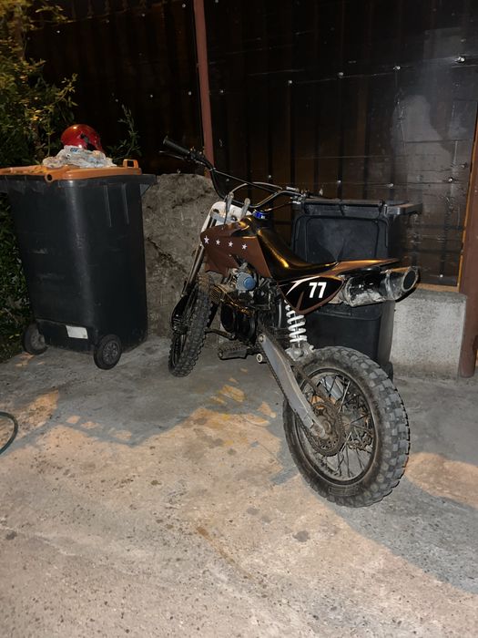 Vand cross 125cc sau dezmembrez