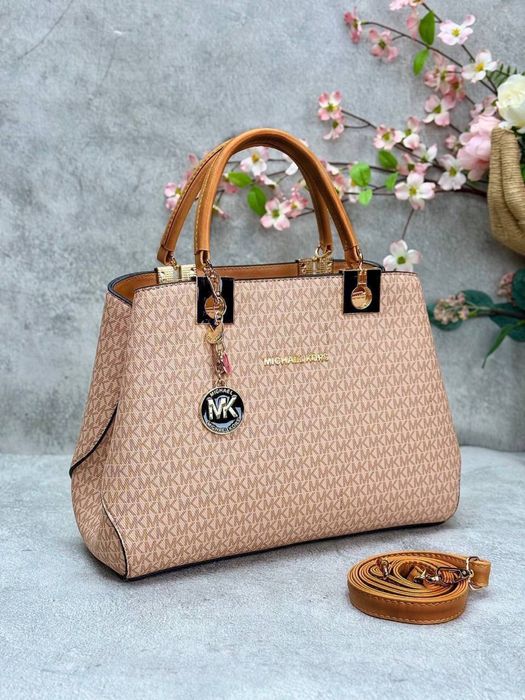 Genti Michael Kors noi