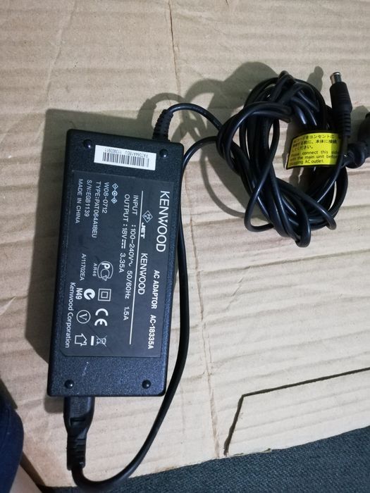 Incarcator alimentator Kenwood, model AC-18335A  18v  3,35A
Conectorul are o dimensiune de 6.5mm x 4.4mm cu un pin central.