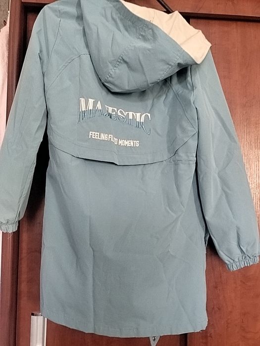 Плащ на девочку лет 8-10