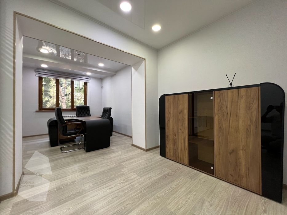 Сдается в аренду Евро офис с мебелью вдоль дороги 130м2 - Ц-13/Лабзак