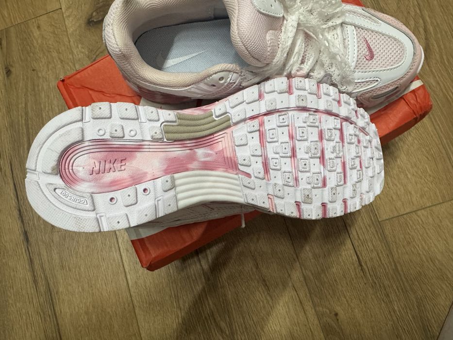 Кроссовки nike новые . 37 размер