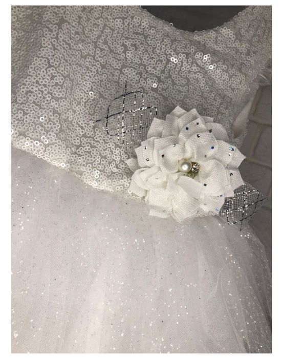 Нарядное платье  на девочку