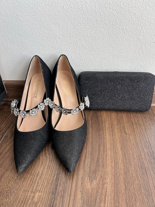 Дамски комплект - обувки и клъч