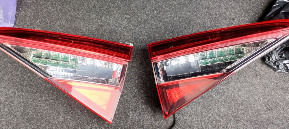 Vând Stopuri Haion Skoda Superb 3