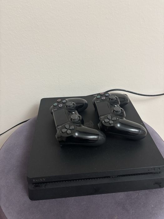 Playstation 4 slim