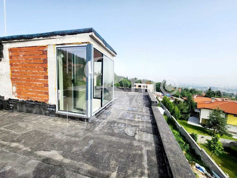 „3mo“ продава новострояща се луксозна къща, находяща се в с. Бистрица