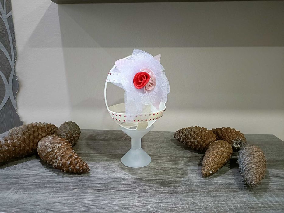 Сувенири,  от щраусови черупки. Ръчно декорирани.