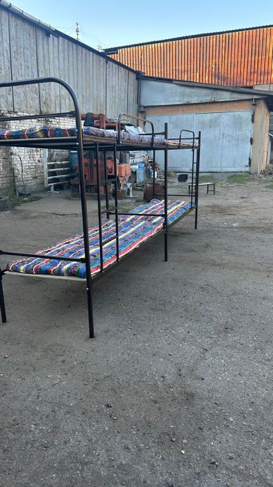 Двухъярусная кровать