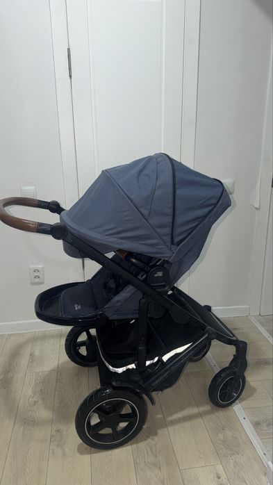 Бренд коляска 2в 1 в хорошем состоянии