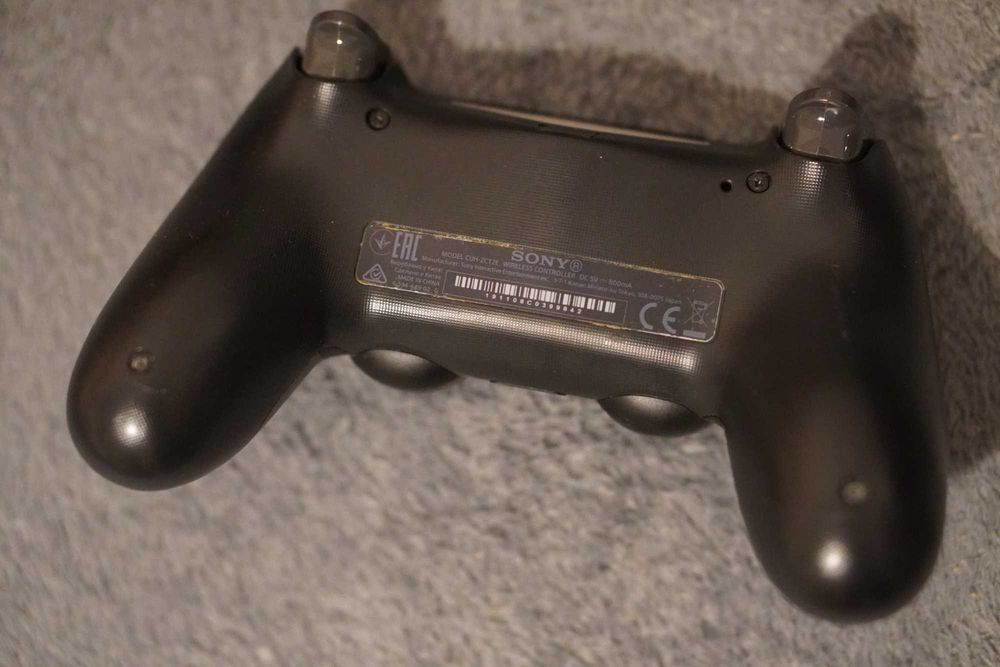 PlayStation 4 controller