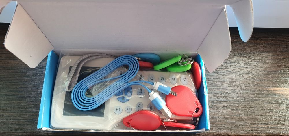 Super RFID duplicator cartele și taguri acces interfon