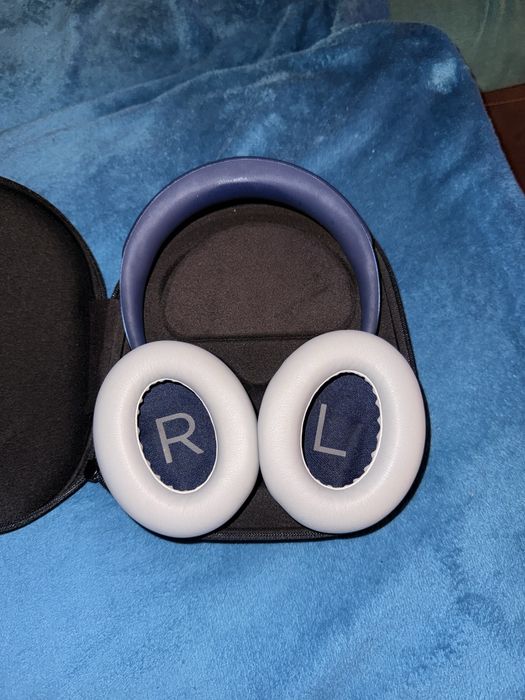 Bose 700 headphones