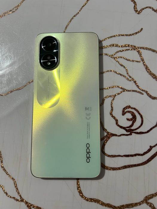 Телефон Oppo.