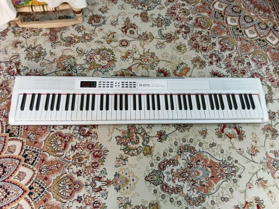 Пианино почти новая