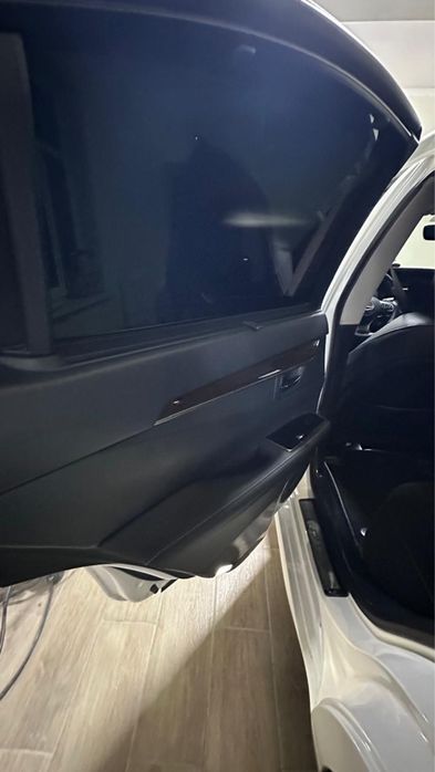 Почти Новый лексус ес 350