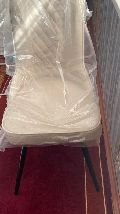 Продам стулья новые
