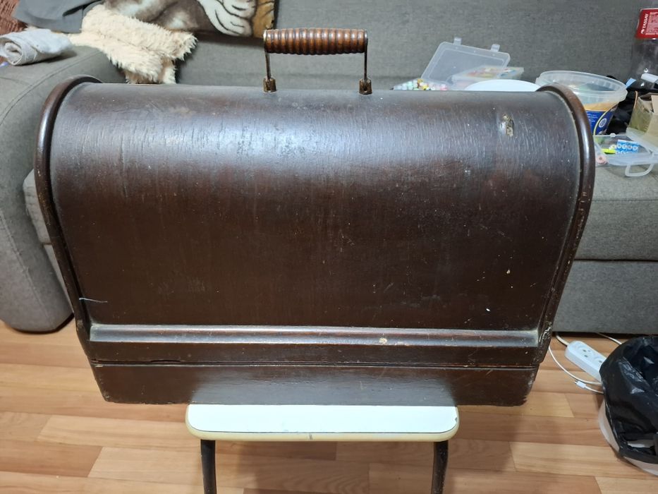 Швейная машинка старинная