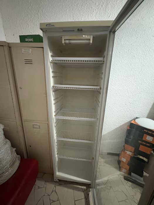 Холодильник витринный Pozis