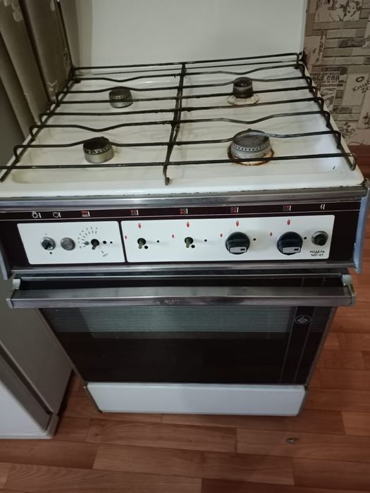 Газовая плита рабочая