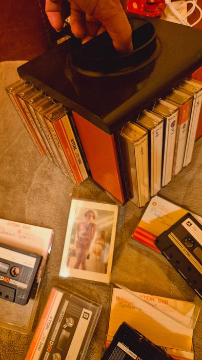 Фонотека с двадесет аудиокасетки