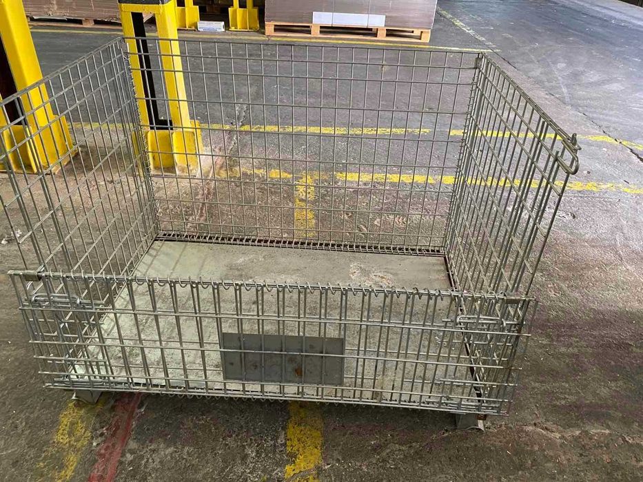box paleți metalici – ideali pentru depozit