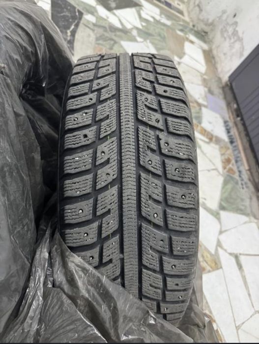 Продам комплект зимних шин