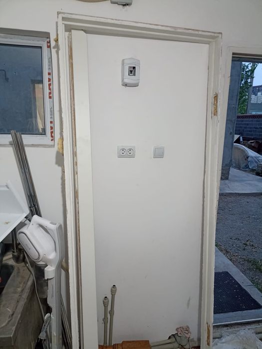 Продам двери межкомнатные