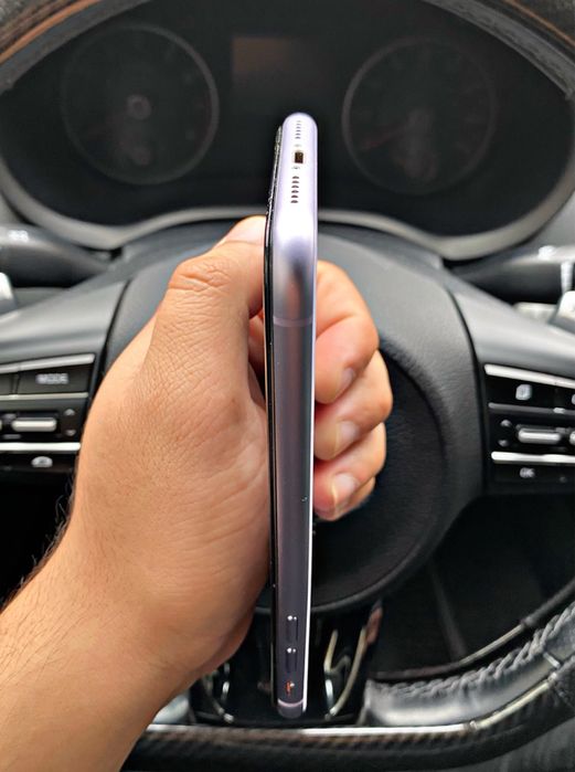 iPhone 11 в идеальном состоянии