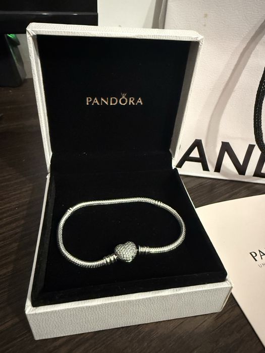 Гривна Pandora 18/19 см някъде