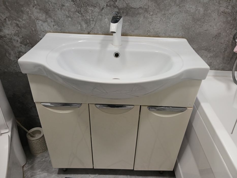 Раковина с тумбой за 25к