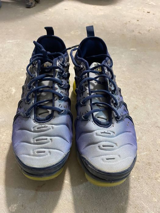 Nike Air VaporMax Plus Geometric. Yugirish uchun krasovka